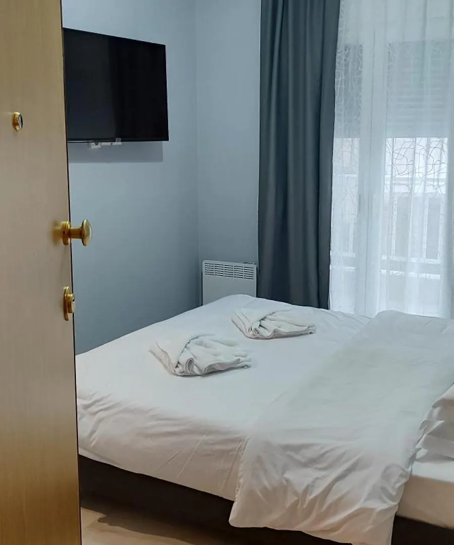 Umbrella Apartment Peraia