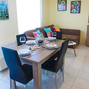 Apartments Holiday Peraía